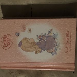 Precious moments bible "small hands"